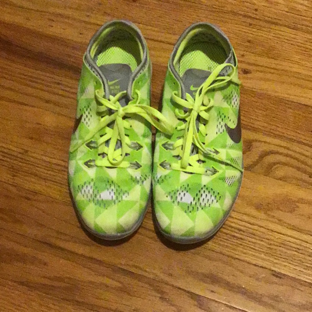 Nike TR 5 Volt-Training-Shoes..